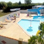Espace aquatique pataugeoire et toboggan Le Jardin du Marais 2015-1