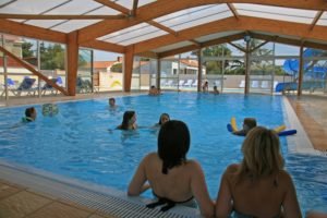 piscine couverte vendée